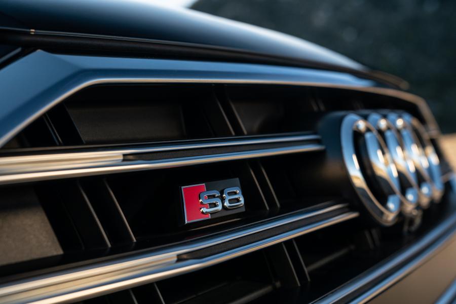 Логотип Audi S8 (D5) 2019 года  (NA) (фото 11 из 40)